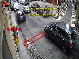 Catania, sequestra una anziana per rubarle la fede nuziale