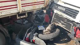 Giarre, scooter contro furgone: un morto