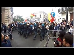 Salvini contestato a San Giovanni la Punta