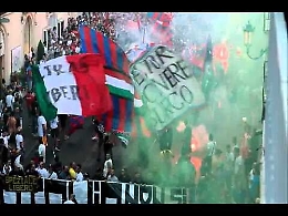 La protesta dei tifosi del Catania