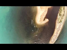 Agrigento, fiumi colorati di viola