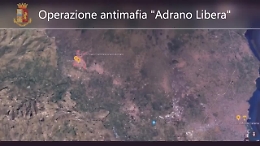 Operazione antimafia Adrano Libera, il video della polizia: droga ed estorsioni erano il business del clan