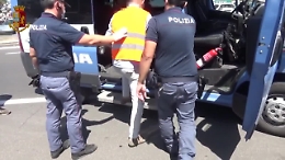 Catania, lotta ai parcheggiatori abusivi: rastrellamento alla Plaia