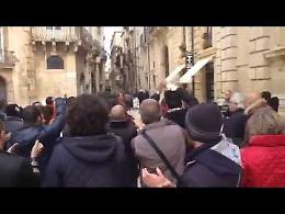 Siracusa, protesta davanti comune (1)