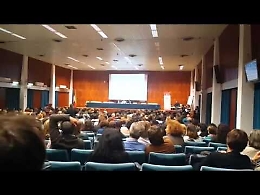 Vecchioni: "Sicilia isola di merda". Studenti rumoreggiano