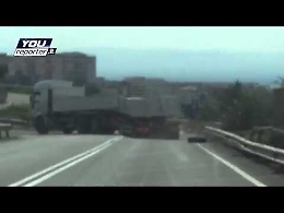 Camion perde ruota sulla Catania Paternò