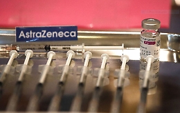 La prof vaccinata con il Lotto Astrazeneca "incriminato":  &laquo;Sto benissimo e non ho avuto alcun problema&raquo;