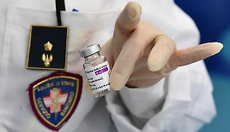 Vaccino AstraZeneca, la Procura di Catania indaga sulle contrindicazioni