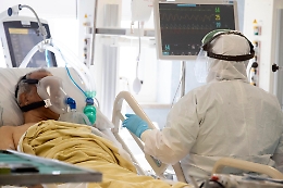 Covid, il bollettino del 23 aprile: in Sicilia 4.944 nuovi casi, 14 morti e ricoveri in calo