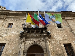 Giornata nazionale delle vittime del Covid 19, bandiere a mezz'asta al comune di Palma di Montechiaro
