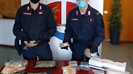 Droga e 12 mila euro in contanti in camera da letto: catanese arrestato a Reggio Emilia