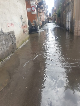 Catania: tombini otturati, famiglie bloccate in casa