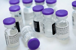 Covid, entro 24 ore alle Regioni un milione di vaccini Pfizer