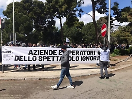 Lavoratori dello spettacolo in piazza a Palermo: «Siamo allo stremo»