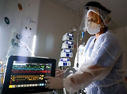 Covid, la curva dei contagi torna a salire in Italia e in Europa