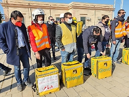 Rider protestano a Palermo: «E' un lavoro simbolo di sfruttamento»