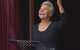 Pamela Villoresi, il teatro e il Covid: «Stagione eroica, siamo stremati ma sempre vivi»