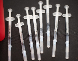 Vaccini, per Confcommercio la Sicilia prima non basta: «Così ci vorrà troppo tempo»