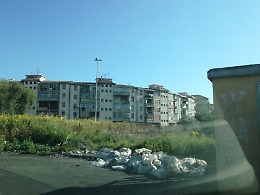 Discariche infinite a Catania:  viale Adriatico.