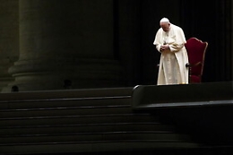 Via Crucis, il saluto di Papa Francesco ai bambini chiude rito del Venerdì Santo