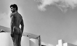 Roberto Bolle senza veli su Instagram: i "mi piace" sono più di 100 mila