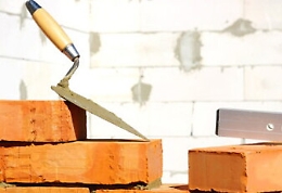 Lavori edili abusivi da operai con reddito di cittadinanza: denunciati