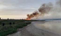 Incendio a Vendicari, sindaco di Noto: «Troppe fiamme dolose»