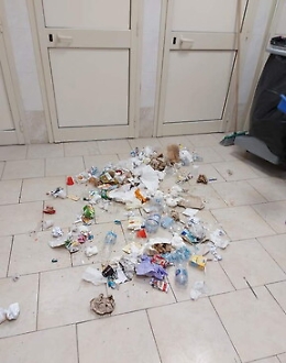 Catania, vandali all'assalto dei plessi scolastici