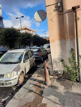 Giarre (Ct): segnaletica scolorita in Via Marconi angolo viale don Minzoni