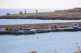 Lampedusa, nei fondali del porto trovati 1,2 chili di hashish