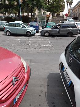 Mascalucia (Ct): strisce pedonali inesistenti in via Etnea