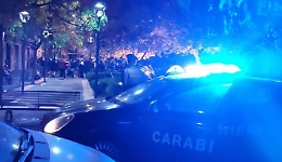 In  200 in piazza a Catania, i carabinieri sciolgono l'assembramento