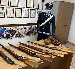 Litiga col nipote per l'uso di una fontana e gli spara: arrestato