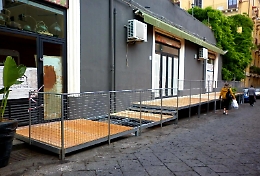 Catania, sequestrata la pedana abusiva messa da un ristoratore