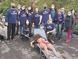 Gravina, ciocca di capelli tra rifiuti in discarica ma era una bambola gonfiabile