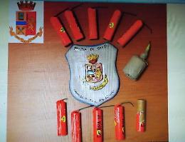 Deteneva bomba carta e candelotti esplosivi: arrestato a Lentini