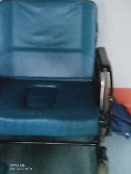 Catania: passa la notte in una sedia al pronto soccorso