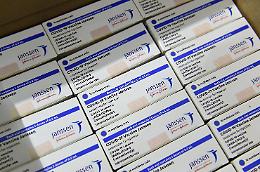 Atterrato a Sigonella areo con 14.750 dosi del vaccino Johnson&amp;Johnson