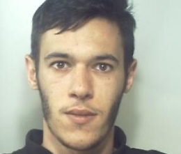 Catania, fa la vedetta ai pusher seppure ai domiciliari: preso nella "Fossa dei Leoni"