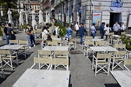 Covid, i "ribelli" del coprifuoco in Italia: «Apriremo a modo nostro»