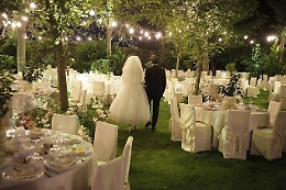 Dal giugno riprendono i matrimoni, ecco le regole per i banchetti