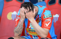 Calcio Catania, che delusione:  la fotogallery dei rossazzurri in lacrime dopo l'eliminazione dai play off