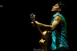 Fabrizio Moro, le "Canzoni nella stanza" al Teatro Antico di Taormina