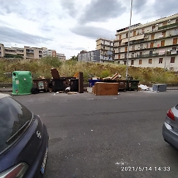 Catania: discarica  abusiva nella centralissima via Sassari