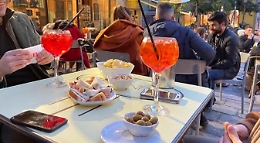 Covid, nella Sicilia in giallo da lunedì riaprono bar e ristoranti (all'aperto)