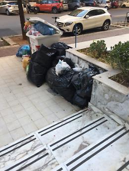 Palermo: mancata raccolta differenziata in via Empedocle Restivo