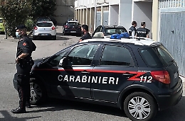 Catania, il cane Ivan scopre la cocaina nascosta nelle mutande del pusher