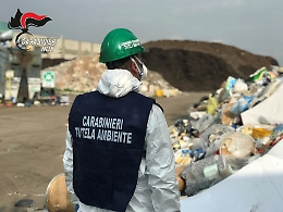 Messina, centri di raccolta dei rifiuti inquinanti: sequestri e denunce