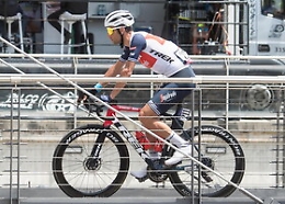 Ciclismo, Nibali cade a Grado: condizioni da valutare