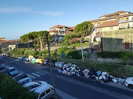 San G. Galermo, via Allegria: cassonetti utilizzati da tutti i paesi limitrofi